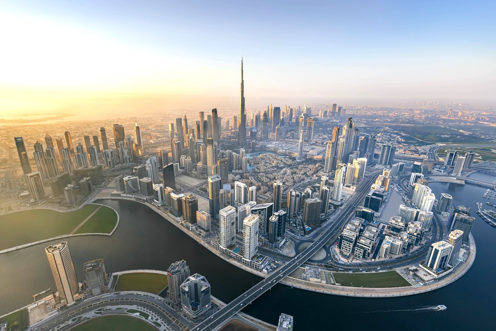 Invest in Dubai Real Estate for High ROI in 2025