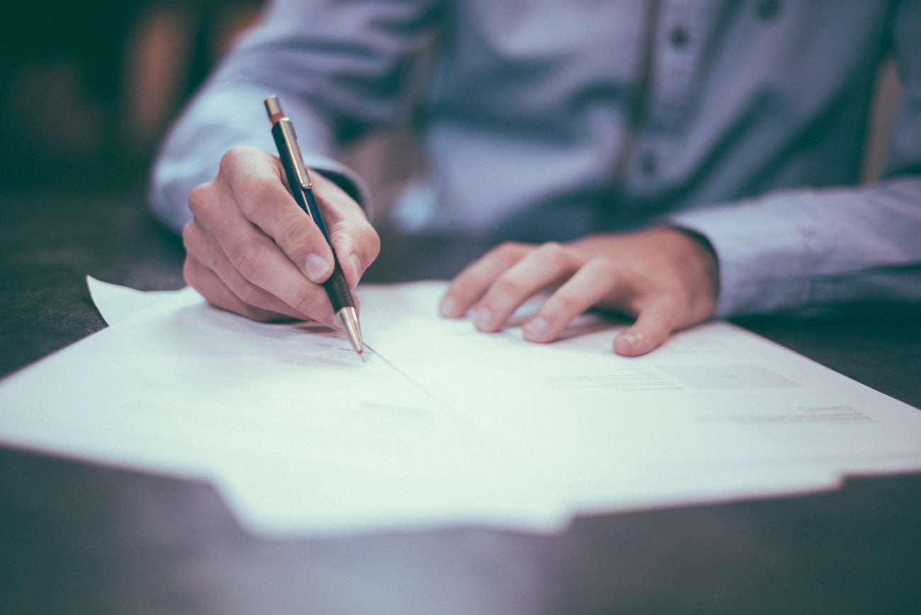 Sell property in Dubai 2026 - signing the sale contract under new DLD rules