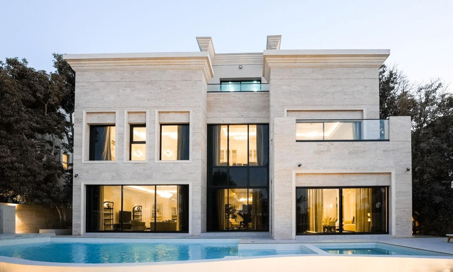 7 bedroom villa for sale in Emirates Hills, Dubai