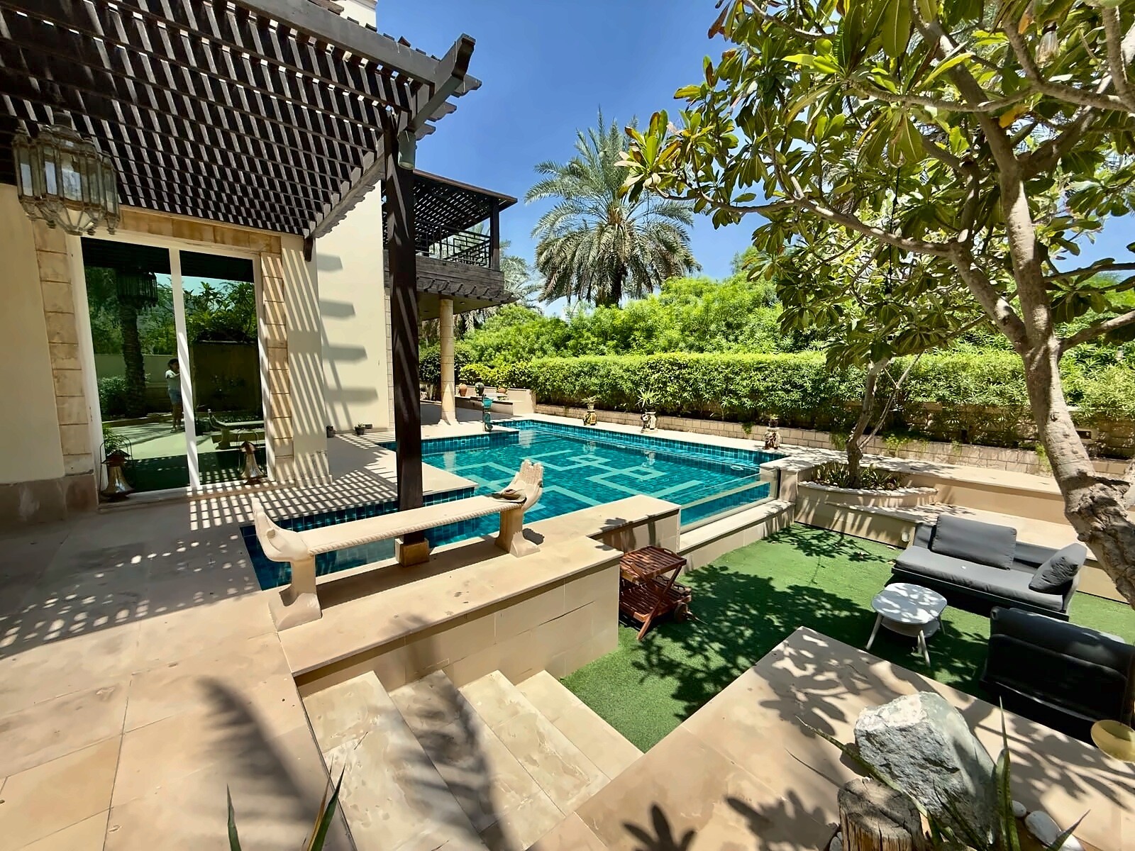 6 bedroom villa for sale in Emirates Hills, Dubai