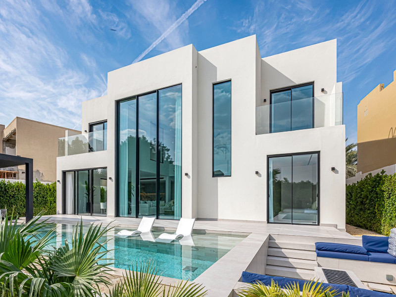 5 Bedroom Villa — Jumeirah Island — photo 1