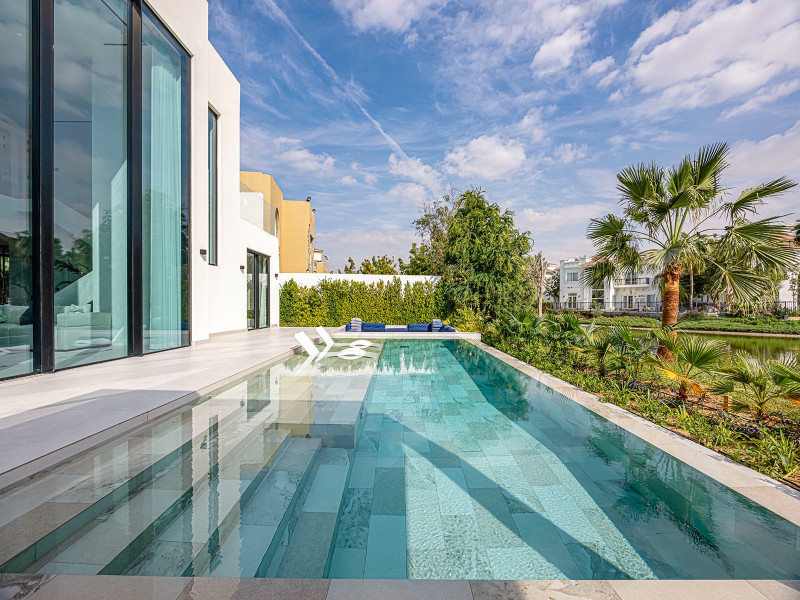 5 Bedroom Villa — Jumeirah Island — photo 3