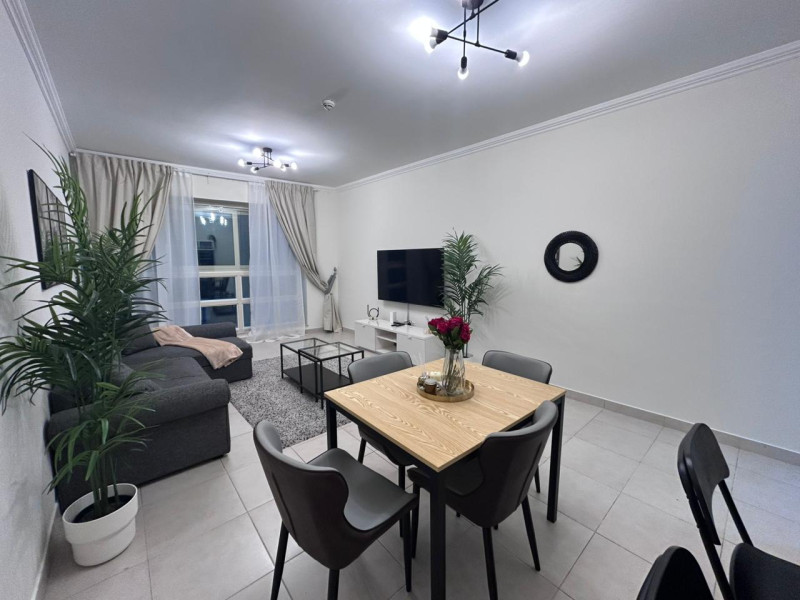 1 Bedroom Apartment — Marina Quays West — photo 4