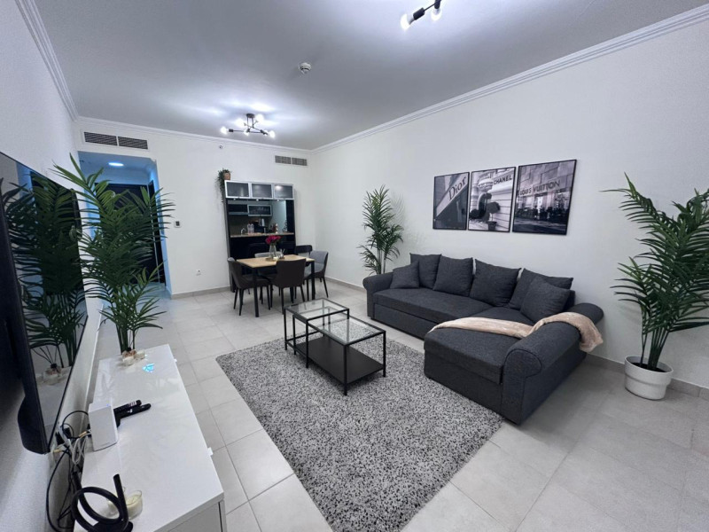 1 Bedroom Apartment — Marina Quays West — photo 3
