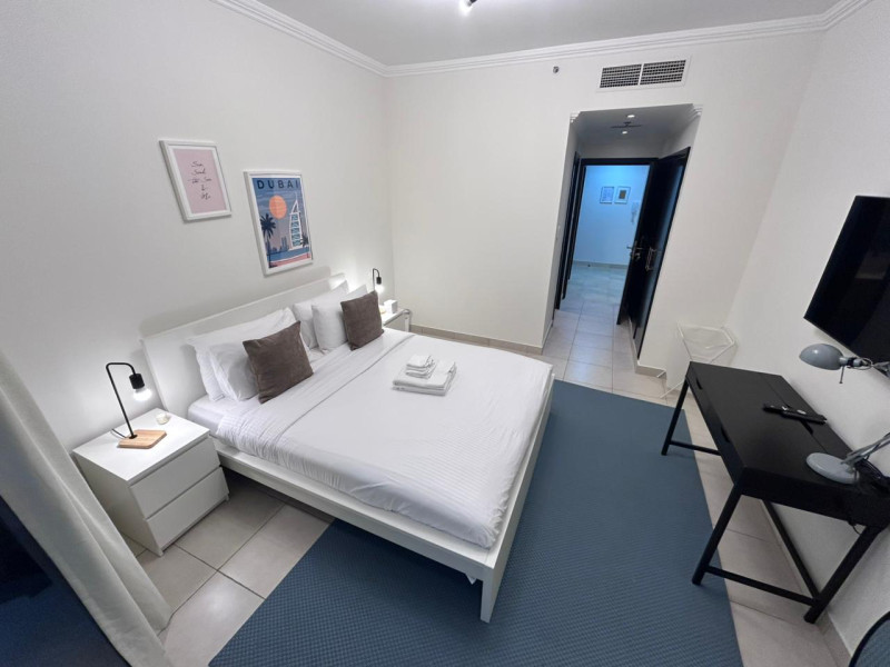 1 Bedroom Apartment — Marina Quays West — photo 8