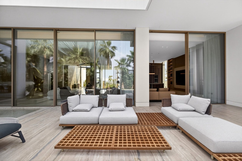 6 Bedroom Villa — La Mer South — photo 3