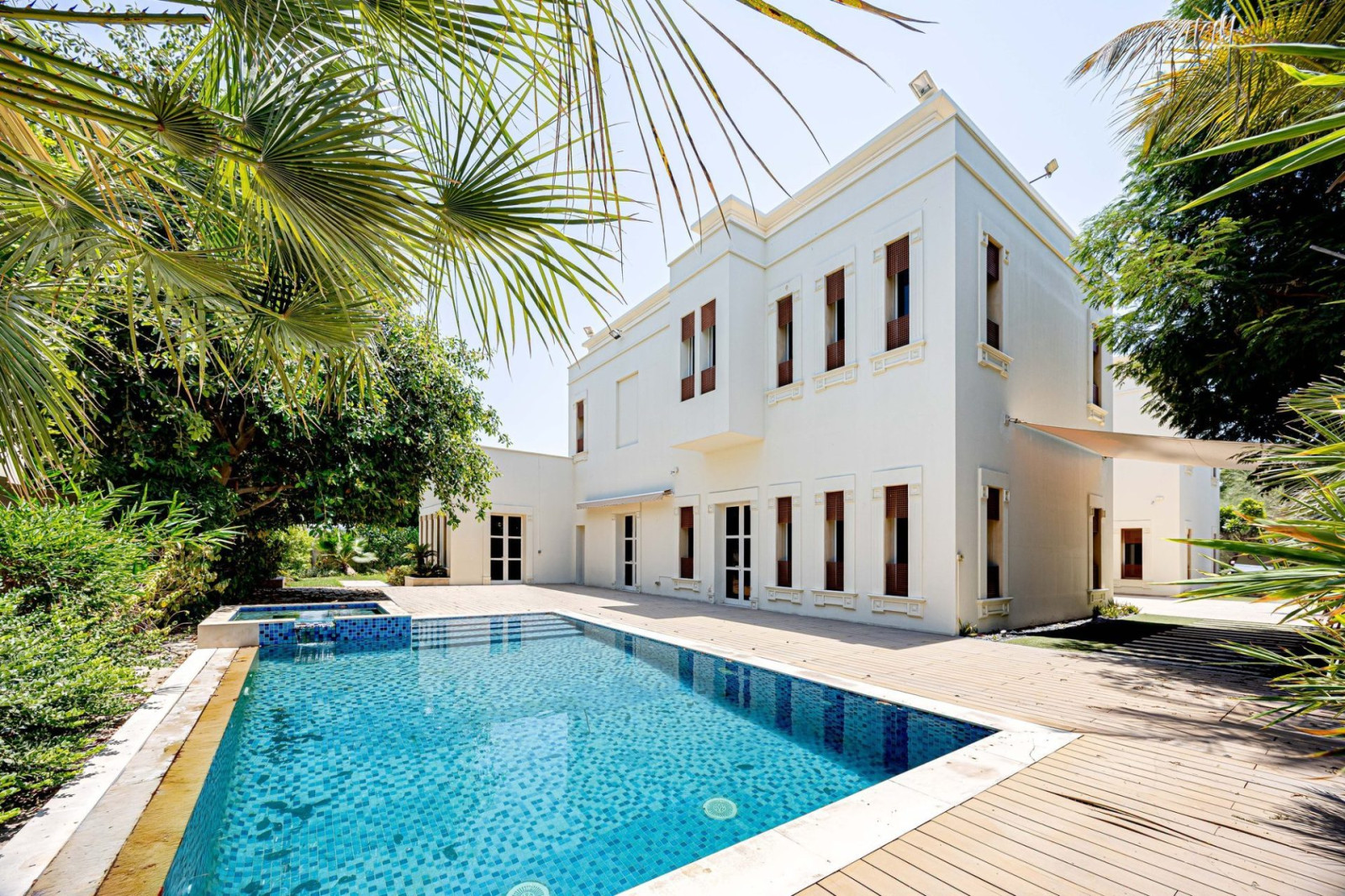 2 Bedroom Villa — Emirates Hills, Sector E - Dubai — photo 19