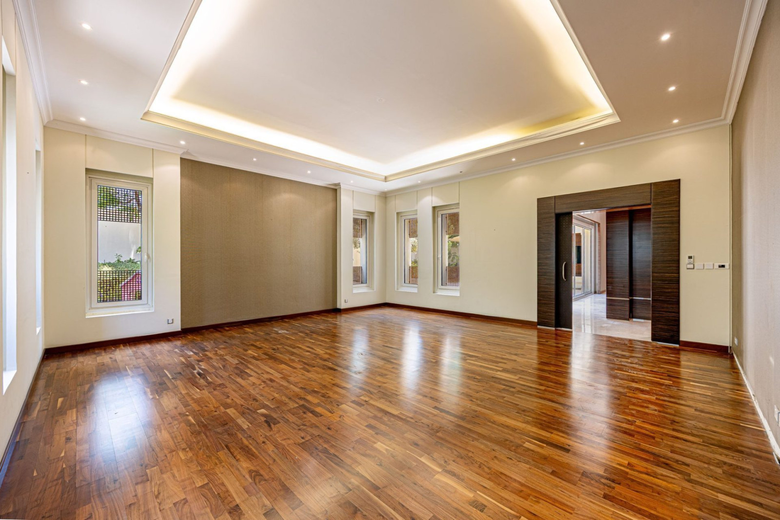 2 Bedroom Villa — Emirates Hills, Sector E - Dubai — photo 9