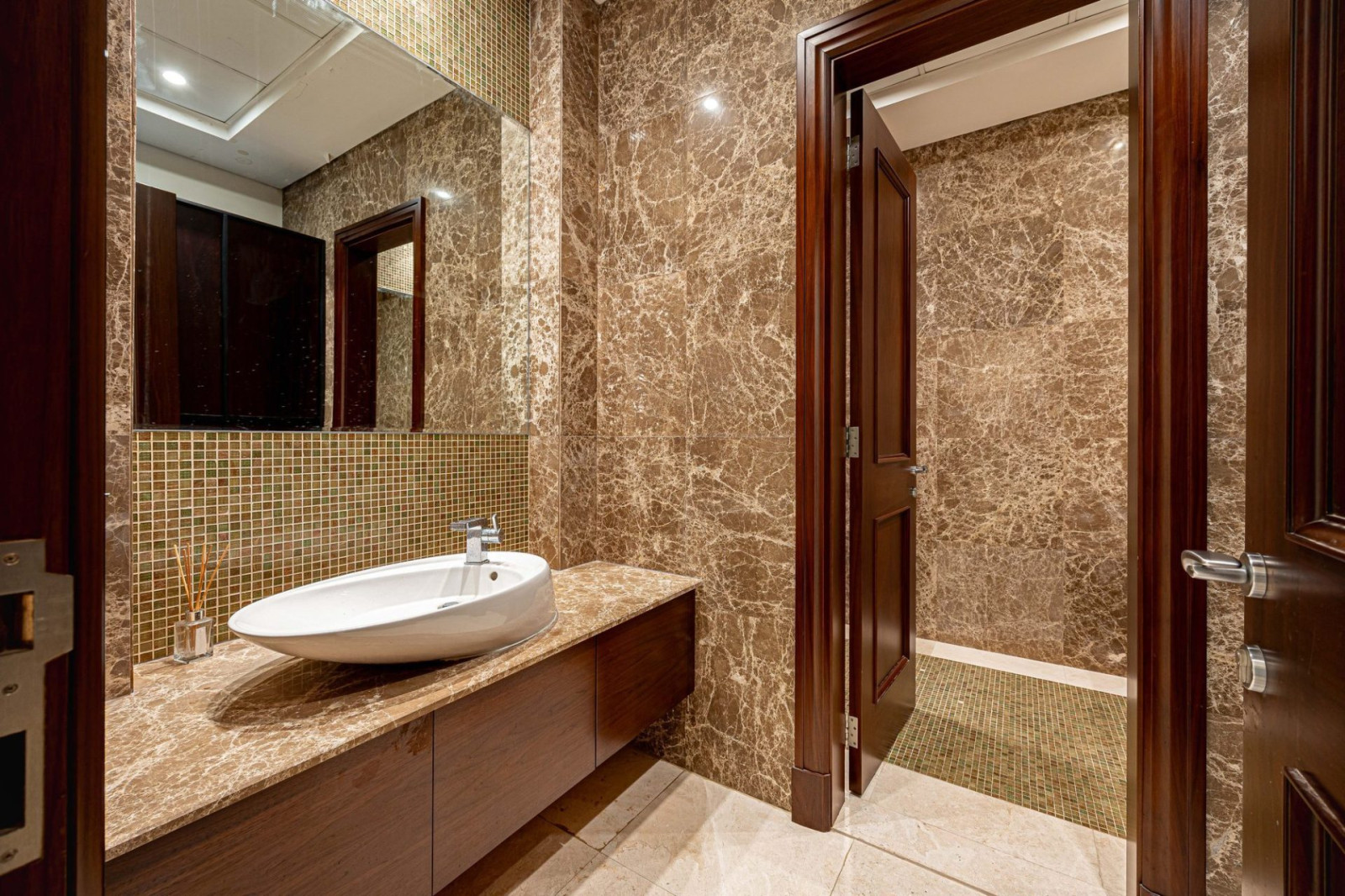 2 Bedroom Villa — Emirates Hills, Sector E - Dubai — photo 13