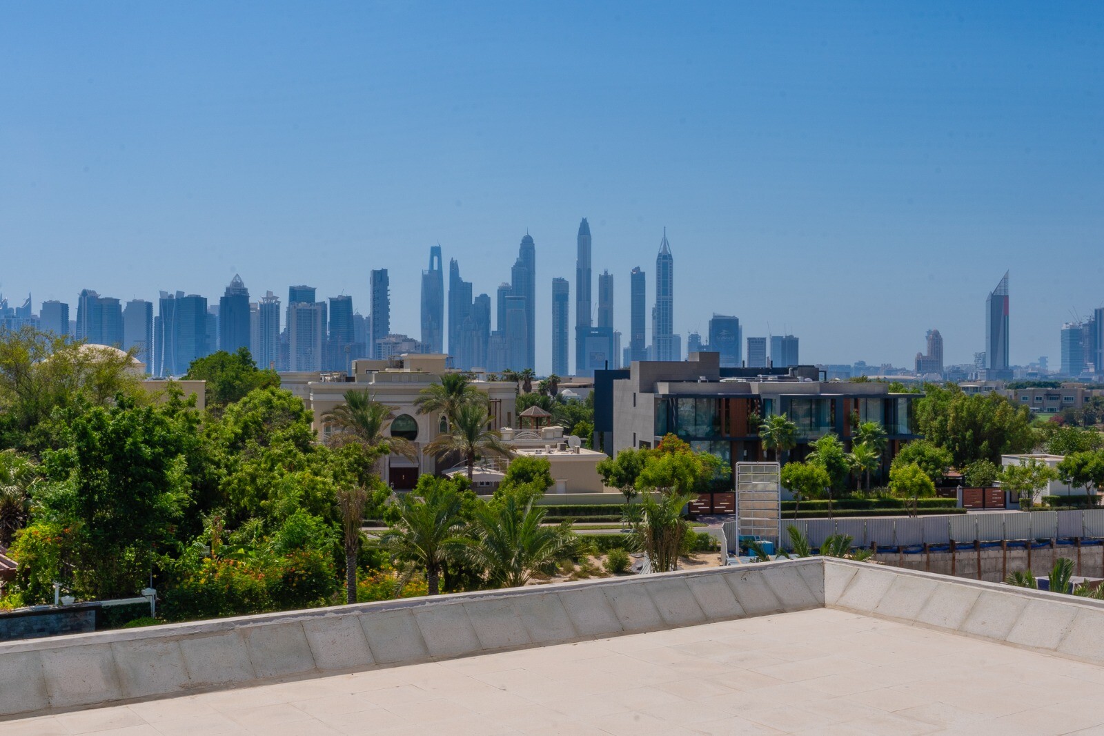 8 Bedroom Villa — Emirates Hills, L Sector - Dubai — photo 18