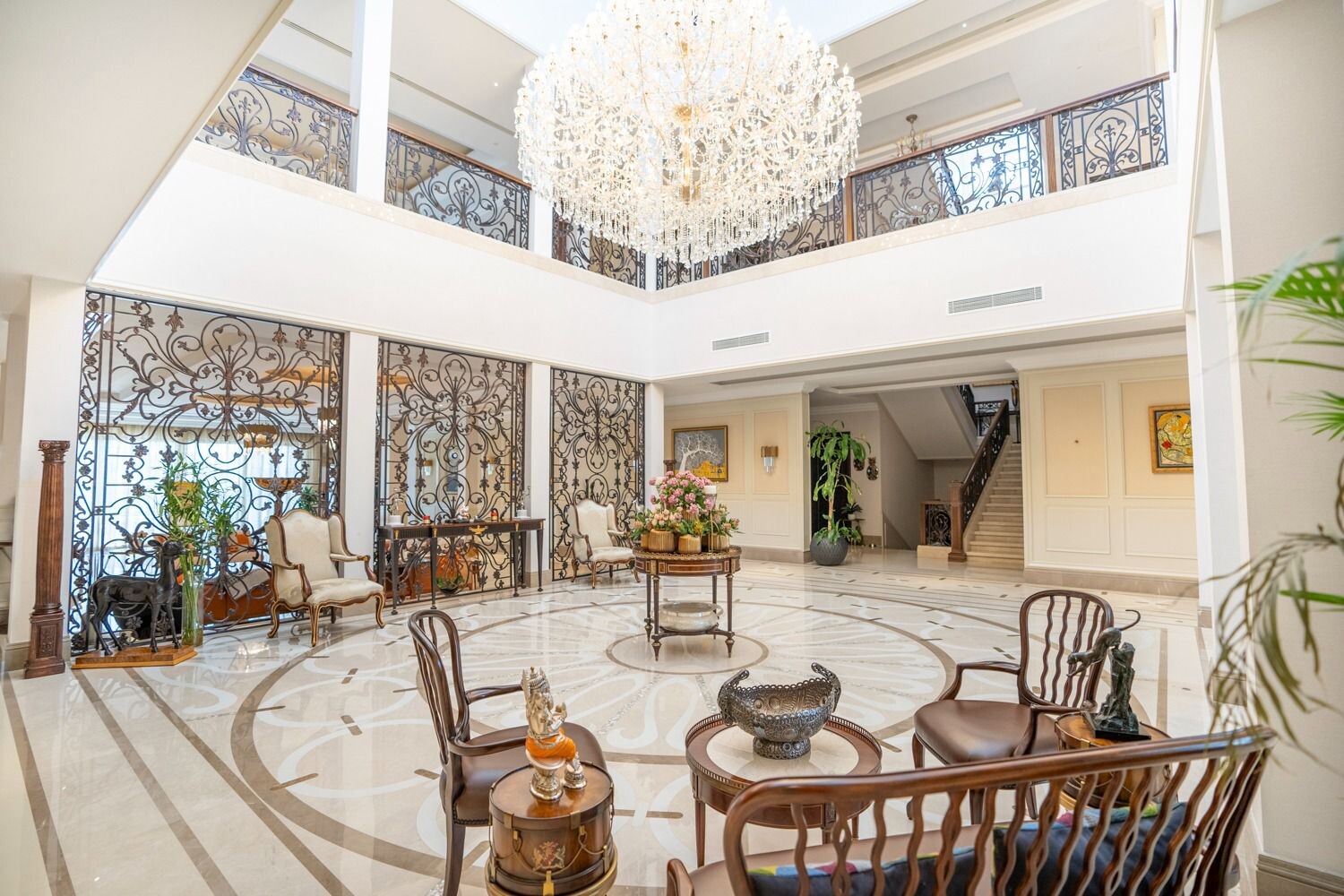 7 Bedroom Villa — Emirates Hills L Sector - Dubai — photo 5