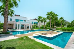 7 Bedroom Villa — Emirates Hills L Sector - Dubai — photo 1