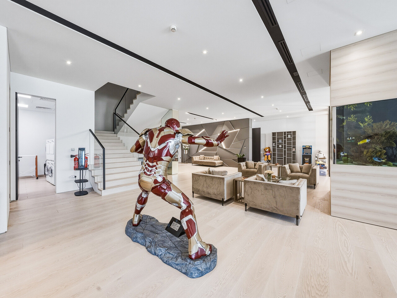 3 Bedroom Villa — Emirates Hills, Sector W - Dubai — photo 5