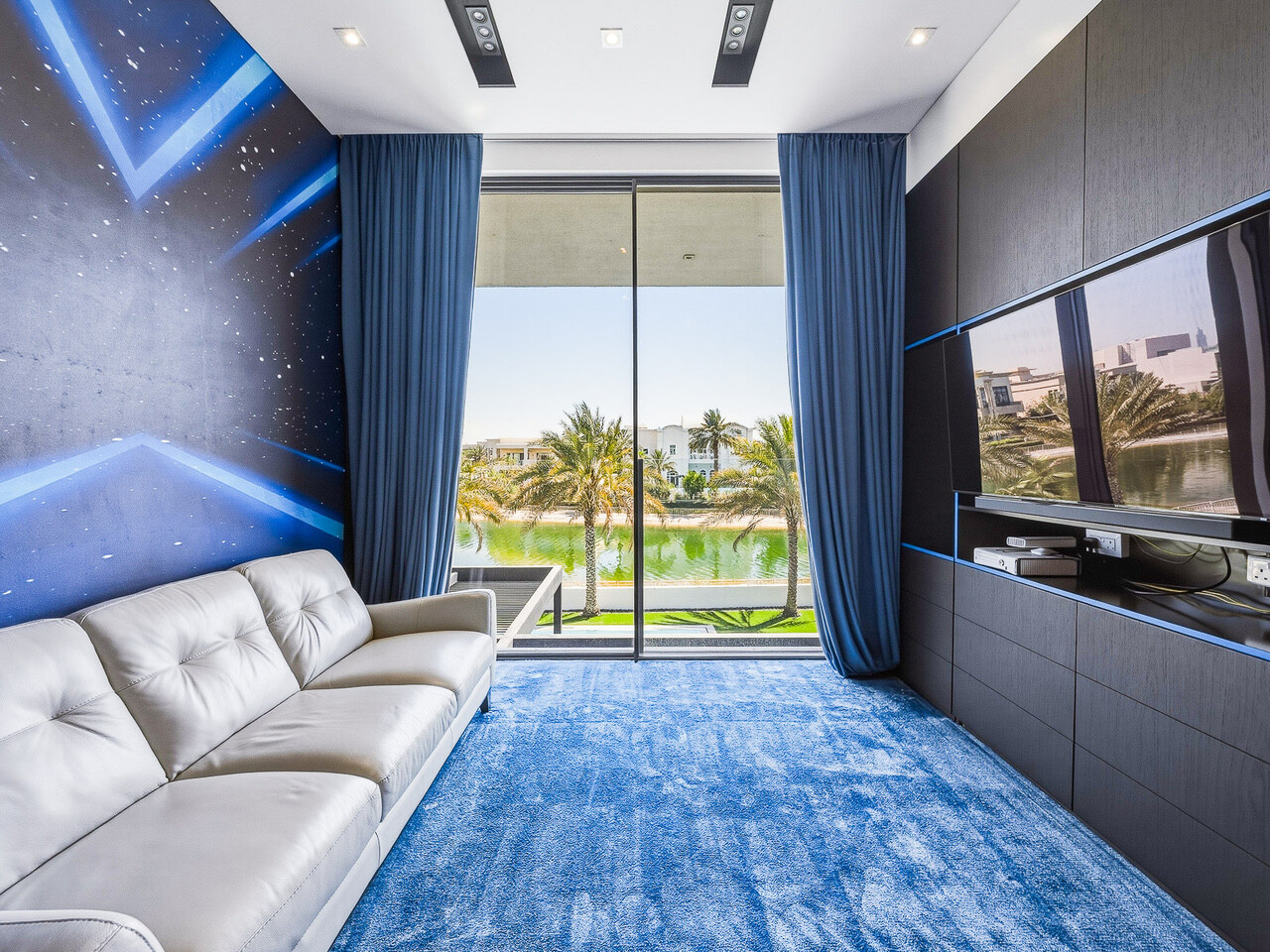 3 Bedroom Villa — Emirates Hills, Sector W - Dubai — photo 23