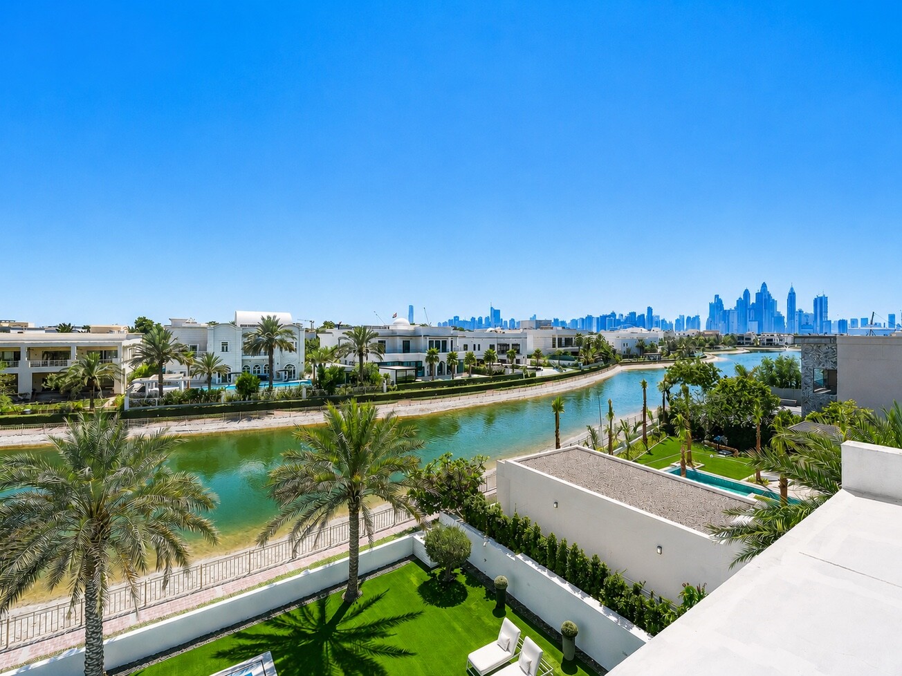 3 Bedroom Villa — Emirates Hills, Sector W - Dubai — photo 28