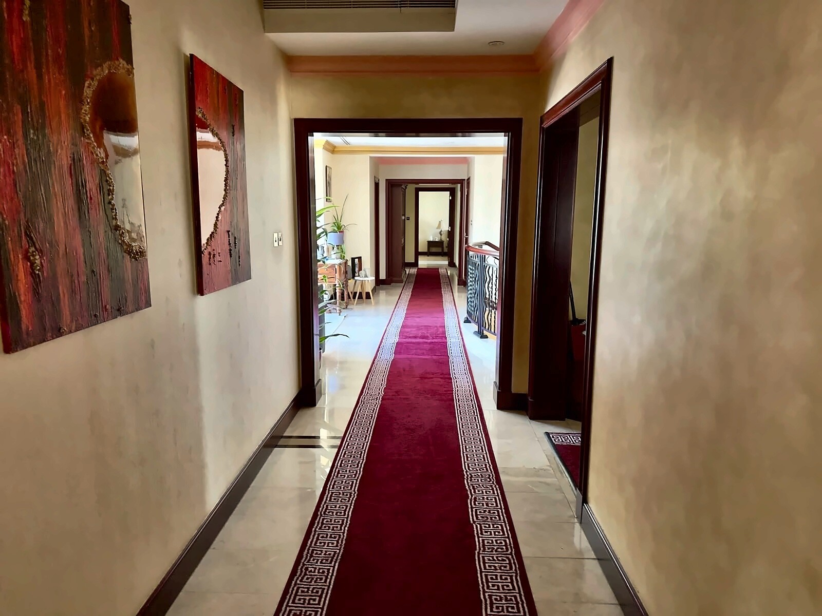 6 Bedroom Villa — Emirates Hills, Sector H - Dubai — photo 17