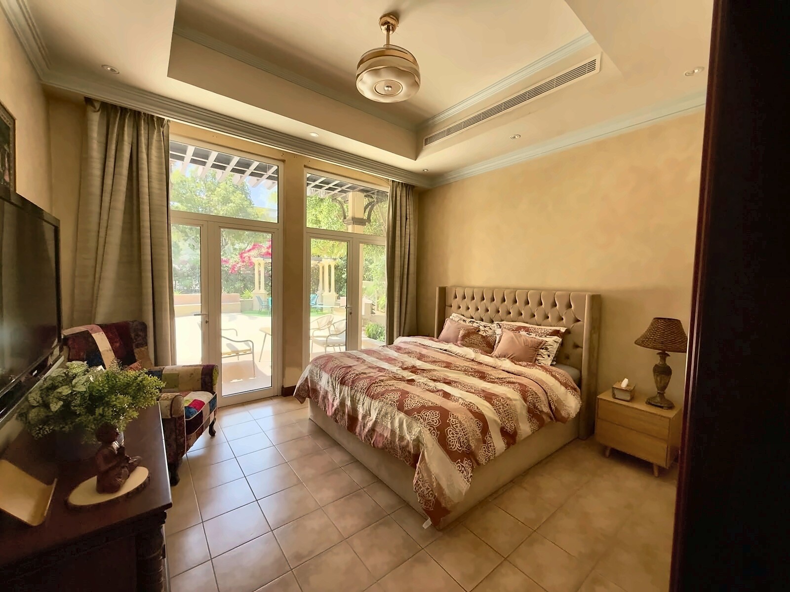 6 Bedroom Villa — Emirates Hills, Sector H - Dubai — photo 18