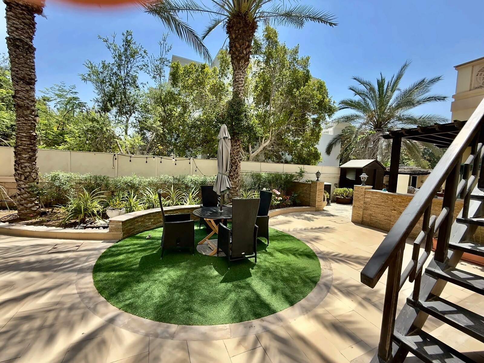 6 Bedroom Villa — Emirates Hills, Sector H - Dubai — photo 7