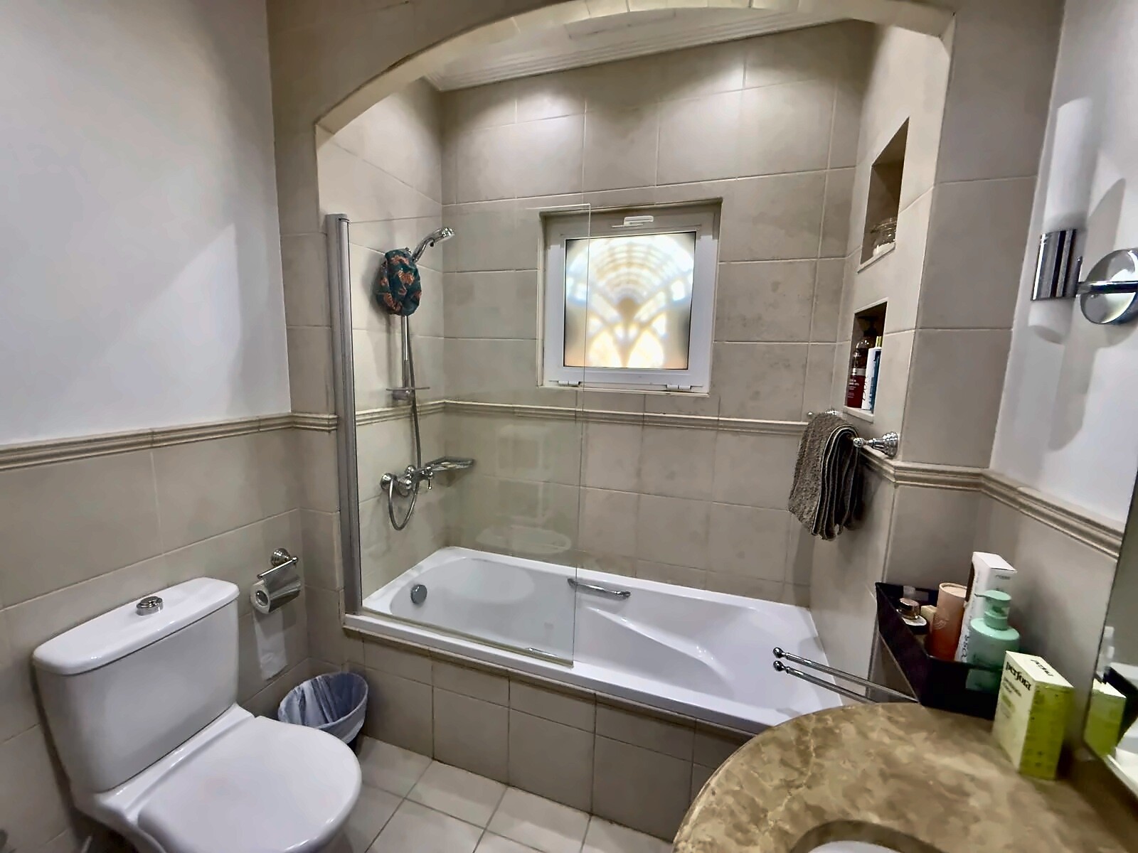6 Bedroom Villa — Emirates Hills, Sector H - Dubai — photo 22