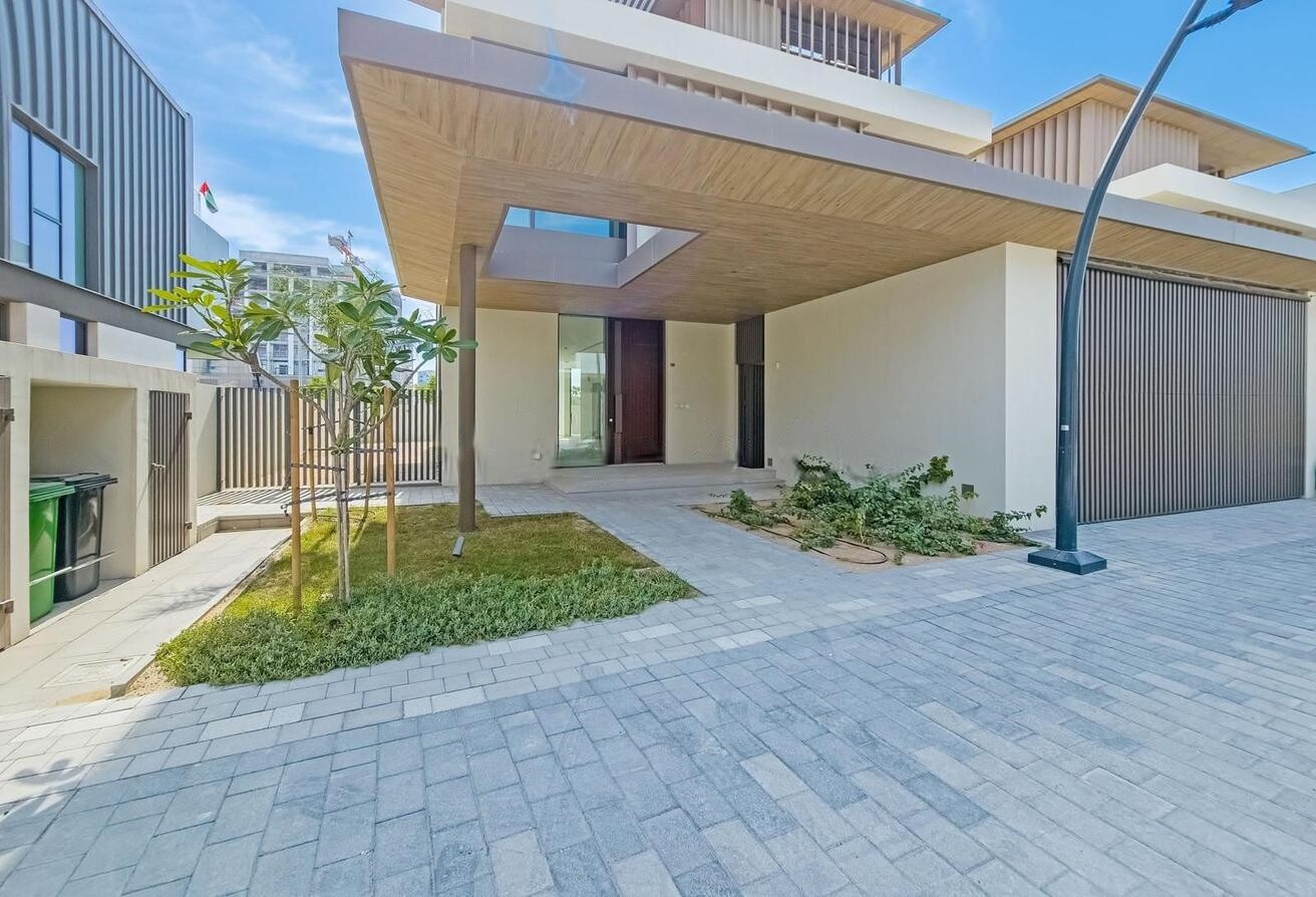 4 Bedroom Villa — Nad Al Sheba Gardens Phase 2 - Dubai — photo 2