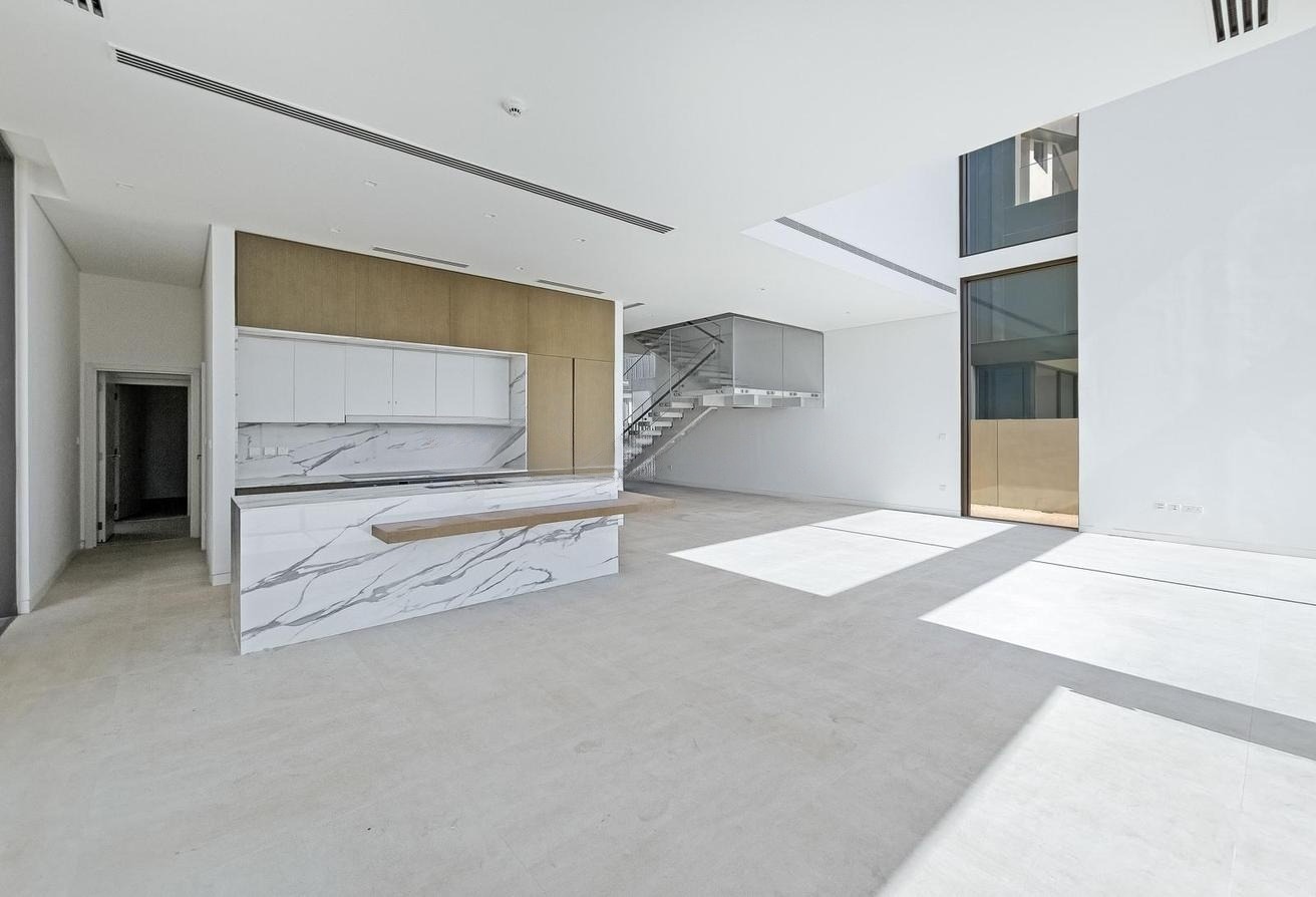 4 Bedroom Villa — Nad Al Sheba Gardens Phase 2 - Dubai — photo 4