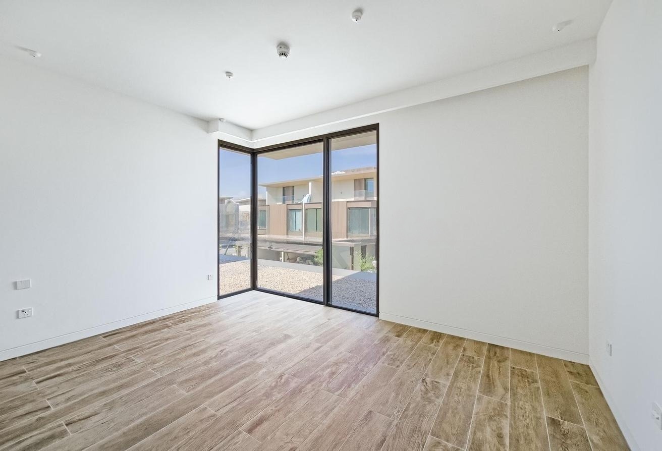 4 Bedroom Villa — Nad Al Sheba Gardens Phase 2 - Dubai — photo 14