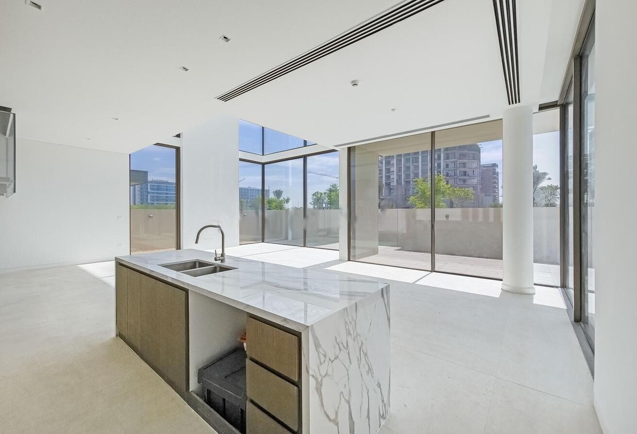 4 Bedroom Villa — Nad Al Sheba Gardens Phase 2 - Dubai — photo 5