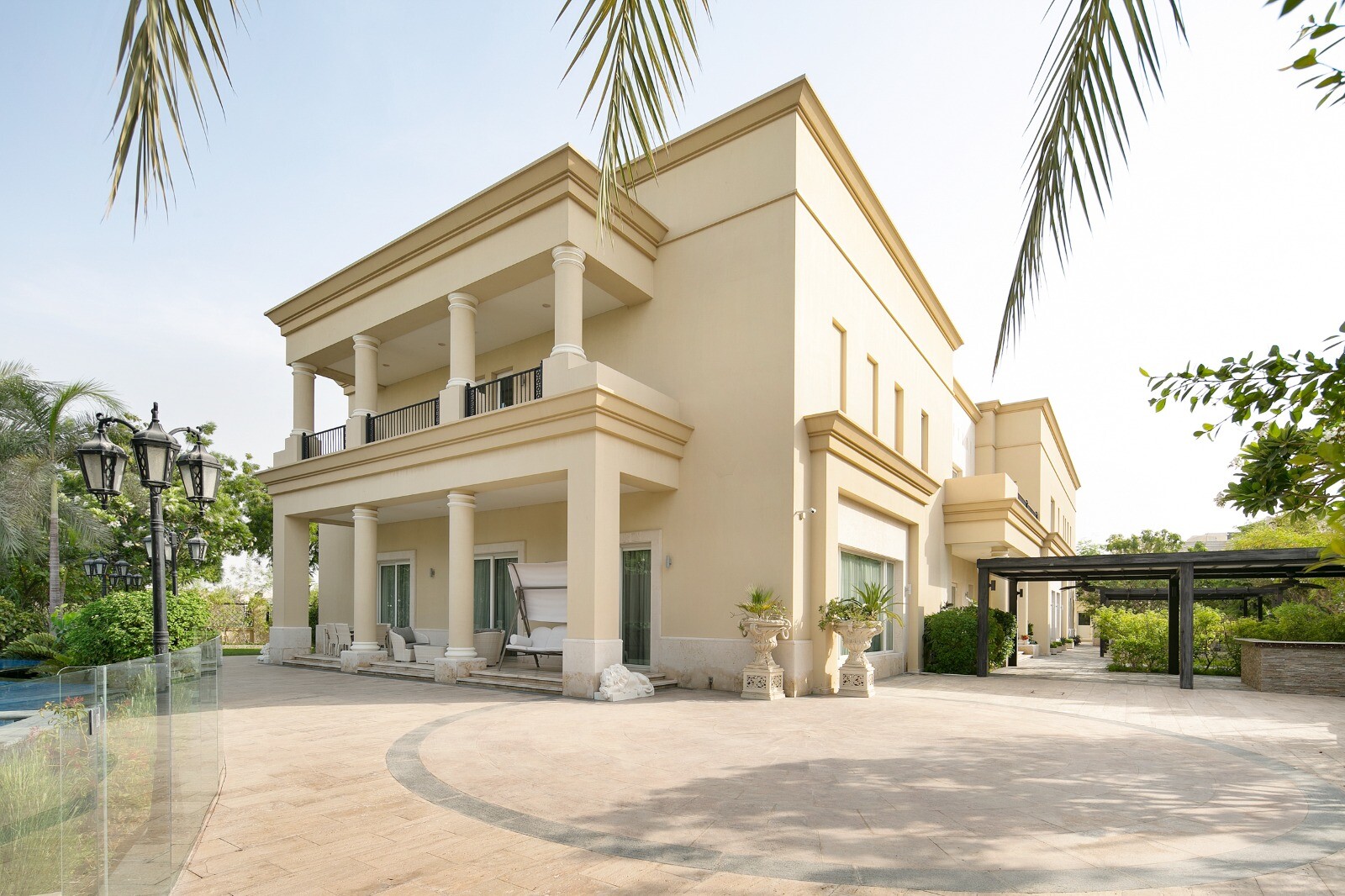6 Bedroom Villa — Emirates Hills, E Sector - Dubai — photo 2