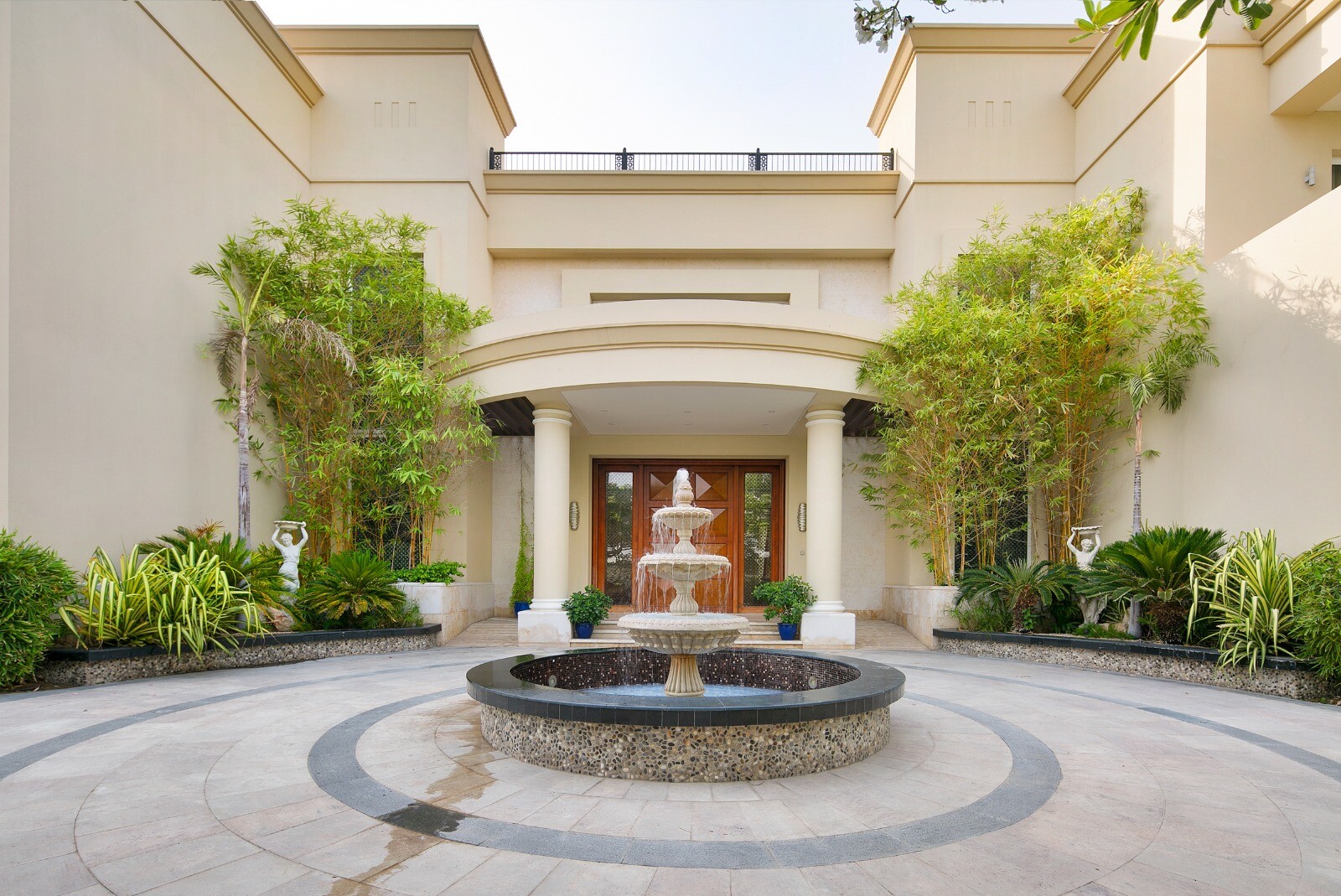 6 Bedroom Villa — Emirates Hills, E Sector - Dubai — photo 3