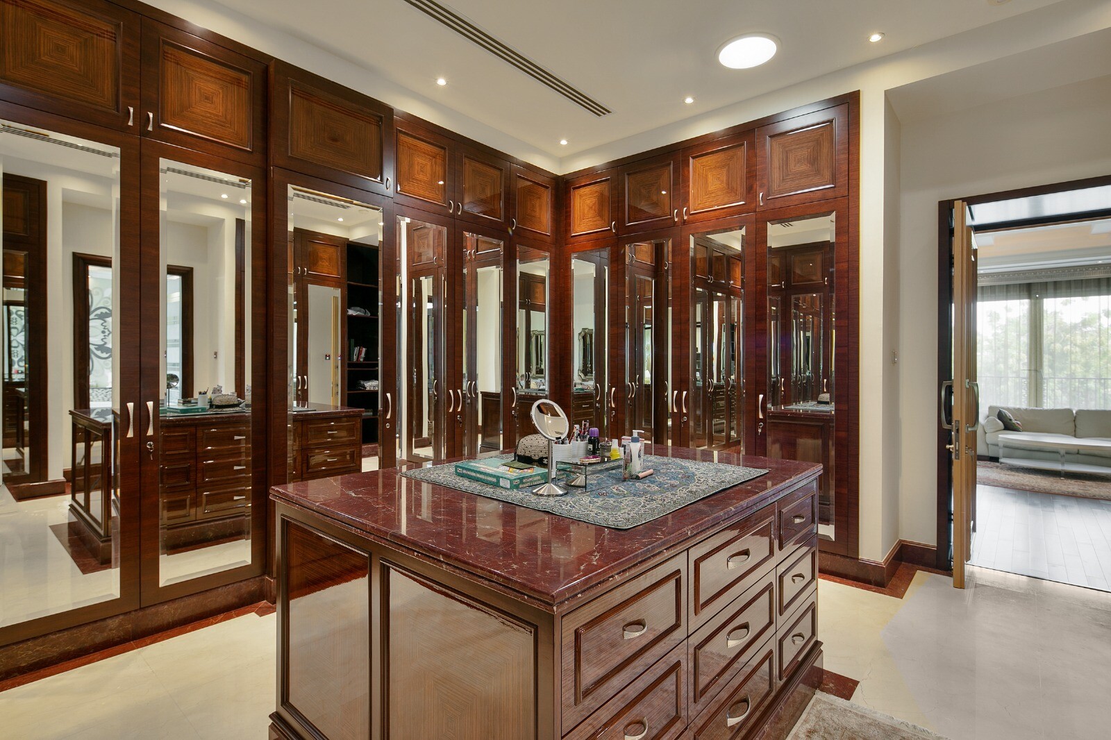 6 Bedroom Villa — Emirates Hills, E Sector - Dubai — photo 15