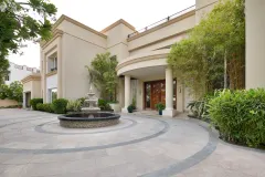6 Bedroom Villa — Emirates Hills, E Sector - Dubai — photo 1