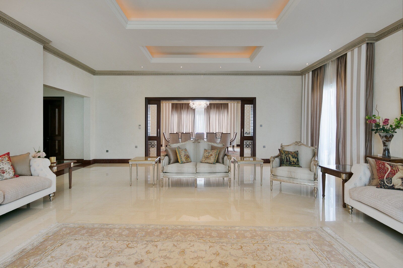 6 Bedroom Villa — Emirates Hills, E Sector - Dubai — photo 11