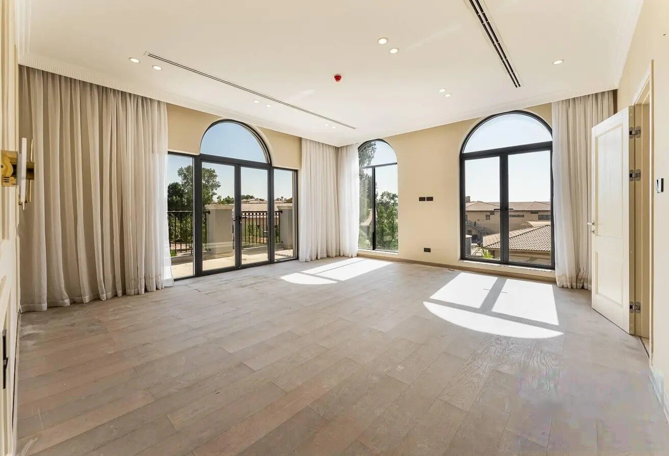 5 Bedroom Villa — Orange Lake, Jumeirah Golf Estates - Dubai — photo 7