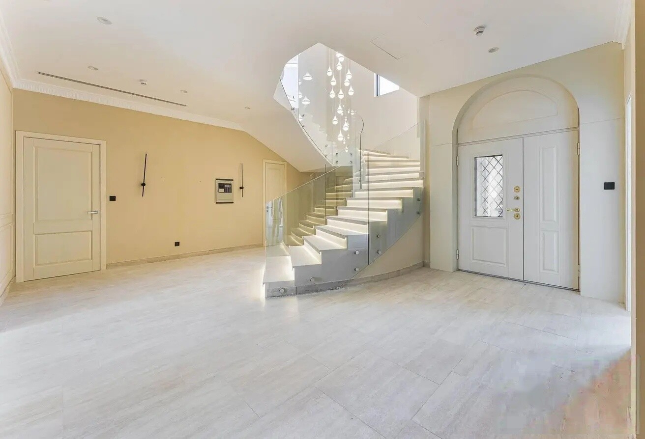 5 Bedroom Villa — Orange Lake, Jumeirah Golf Estates - Dubai — photo 8