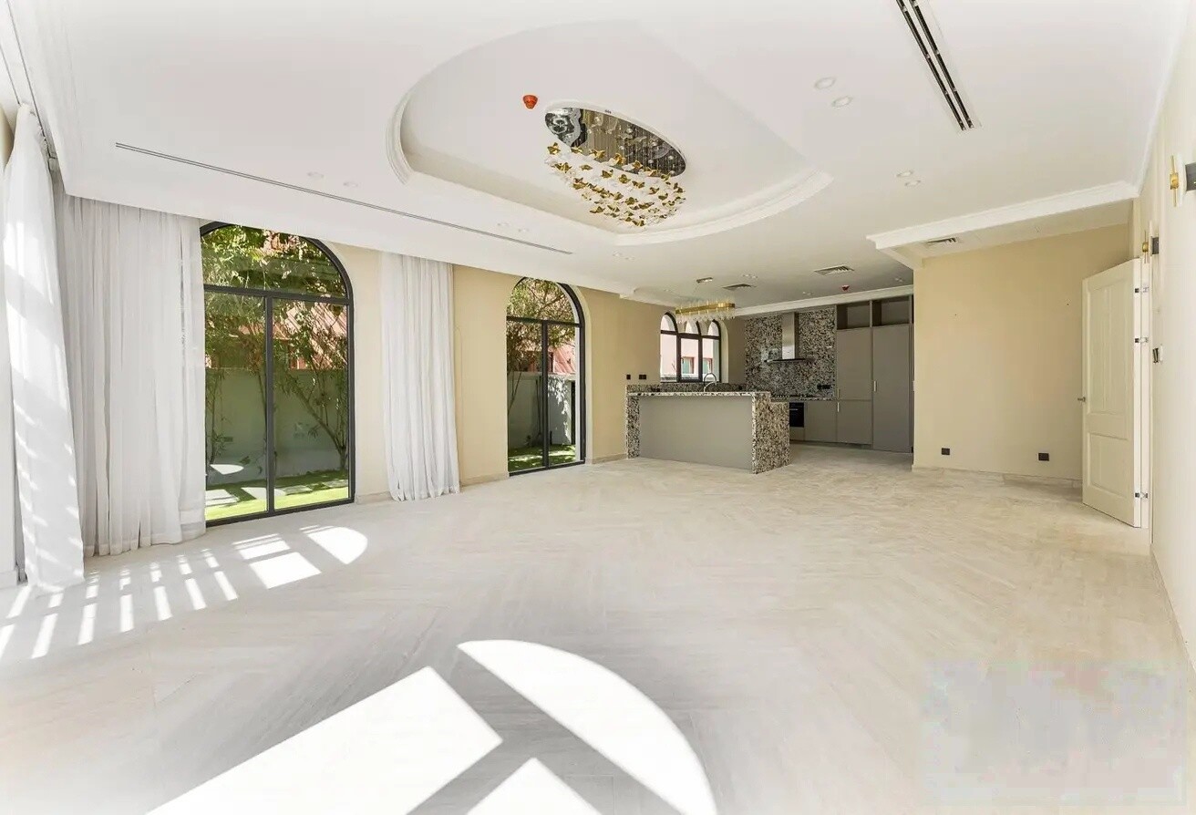 5 Bedroom Villa — Orange Lake, Jumeirah Golf Estates - Dubai — photo 5