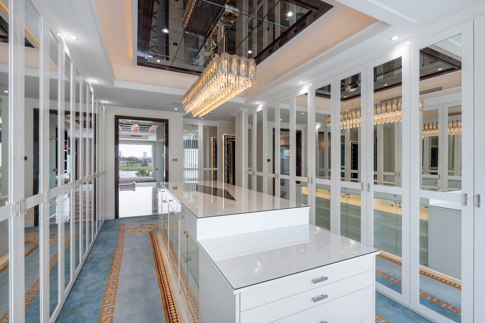 6 Bedroom Villa — Emirates Hills, Sector P - Dubai — photo 25