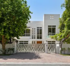 5 Bedroom Villa — Emirates Hills, Sector P - Dubai — photo 3