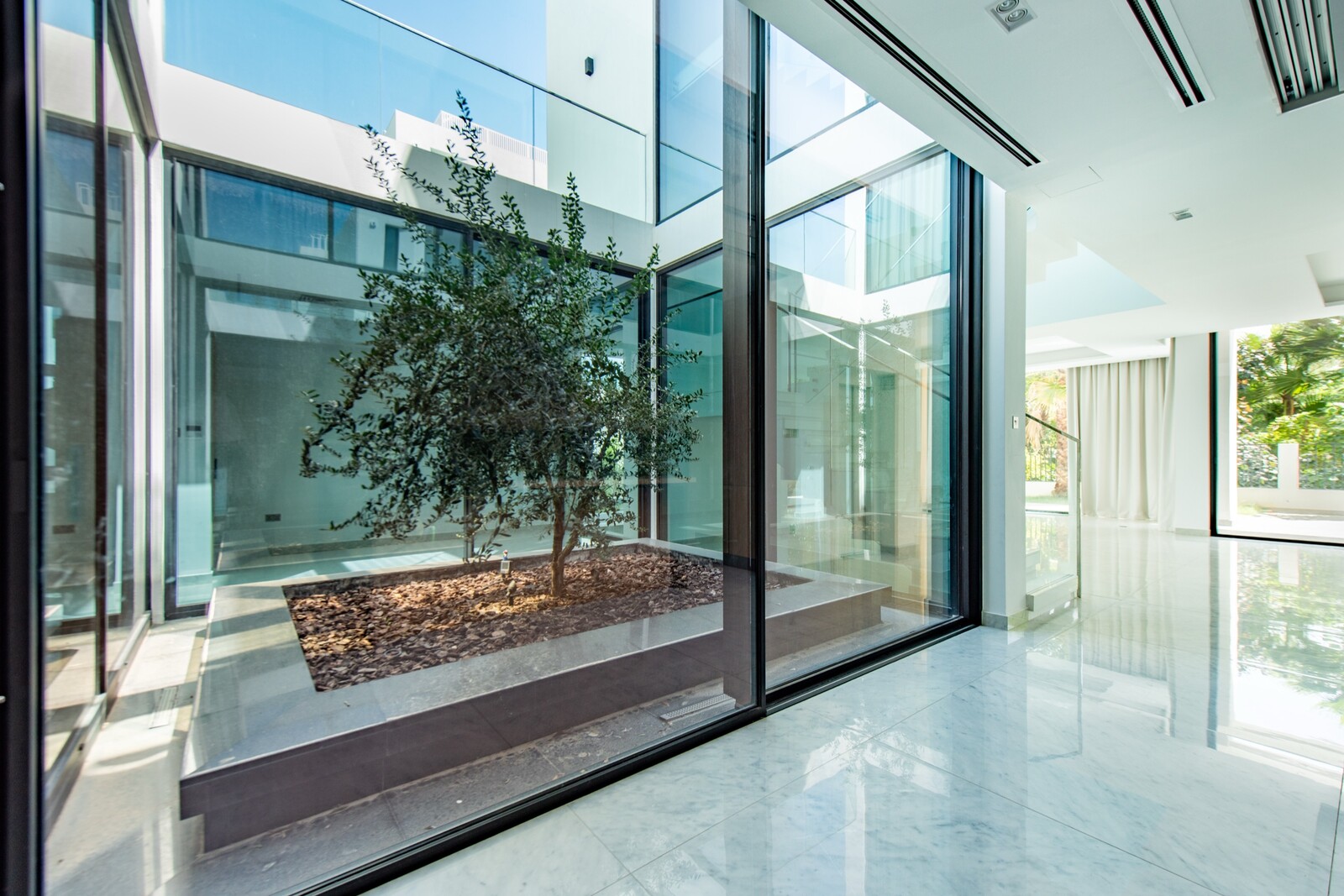 5 Bedroom Villa — Chorisia 1, Al Barari - Dubai — photo 2