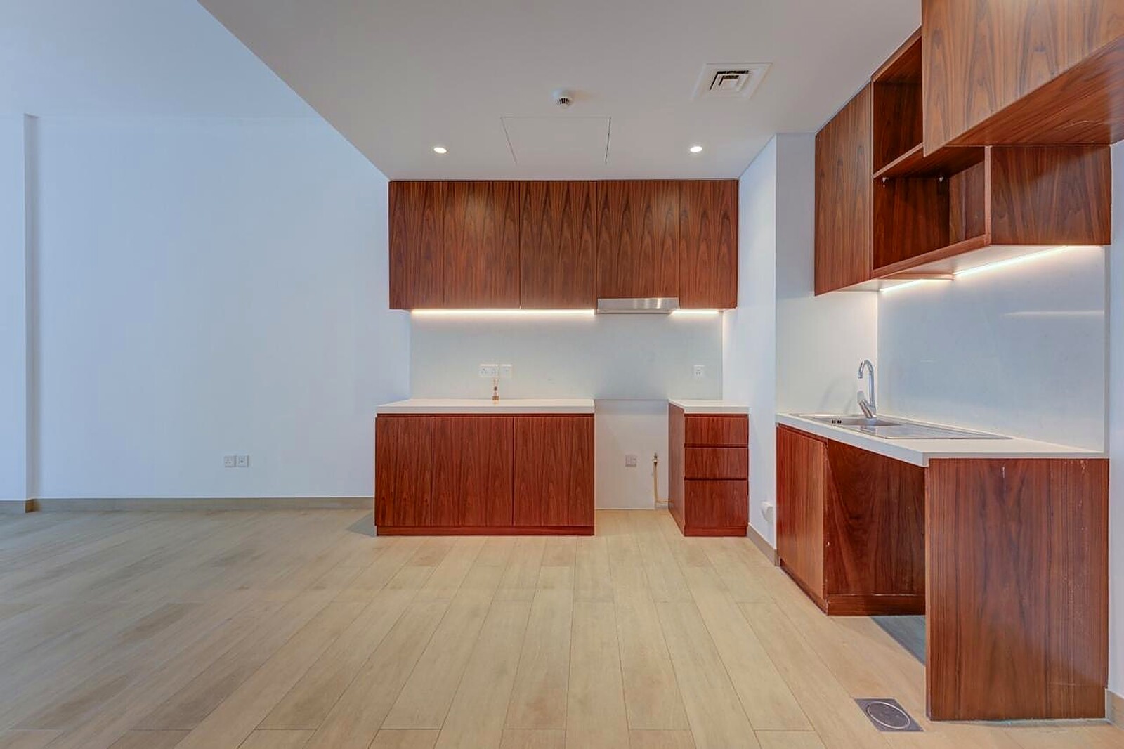 1 Bedroom Apartment — La Rive Building 4, Port de La Mer - Dubai — photo 1