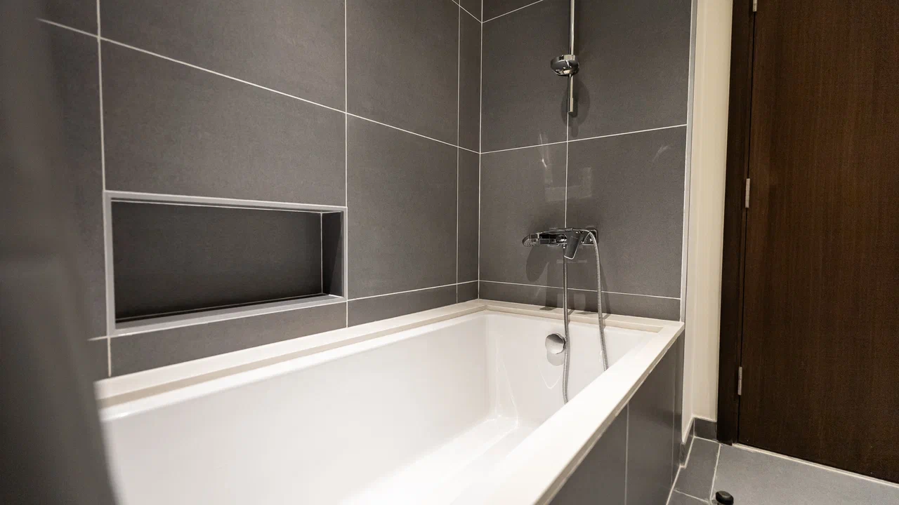 1 Bedroom Apartment — Creek Edge Tower 1 - Dubai - United Arab Emirates — photo 20