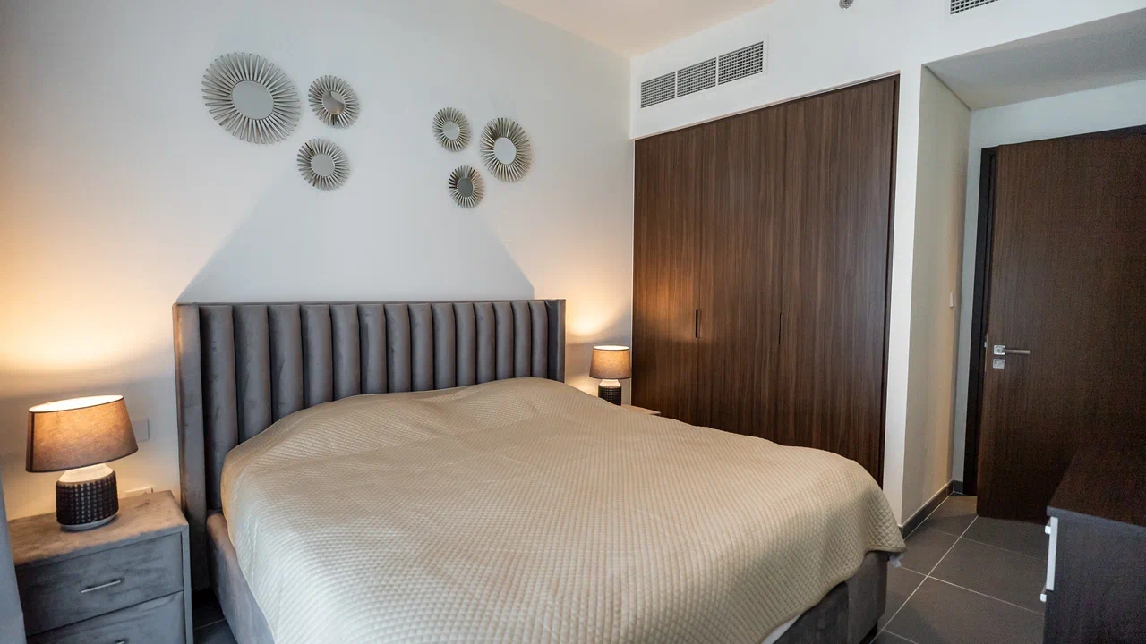 1 Bedroom Apartment — Creek Edge Tower 1 - Dubai - United Arab Emirates — photo 19