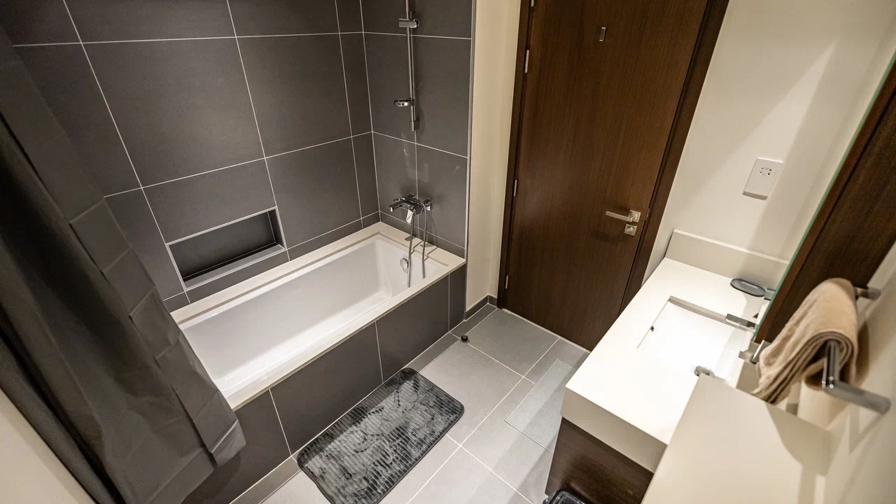 1 Bedroom Apartment — Creek Edge Tower 1 - Dubai - United Arab Emirates — photo 21